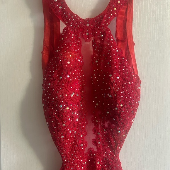 Alyce Paris Red Sleeveless Halter Backless Gown for Prom/Grad - Picture 6 of 10